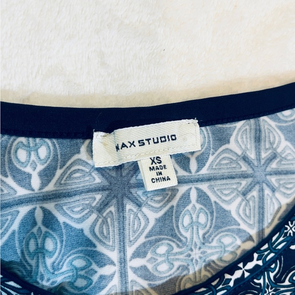 Elegant Navy Patterned Dress - Picture 4 of 4